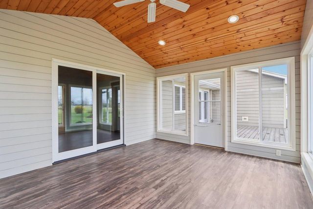 1433 N Golden Lake ROAD, Summit, WI 53066