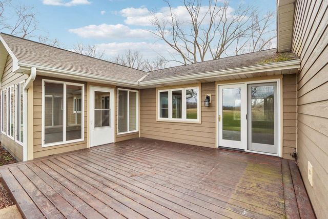 1433 N Golden Lake ROAD, Summit, WI 53066