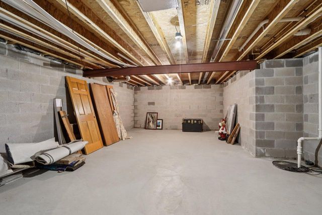 1433 N Golden Lake ROAD, Summit, WI 53066