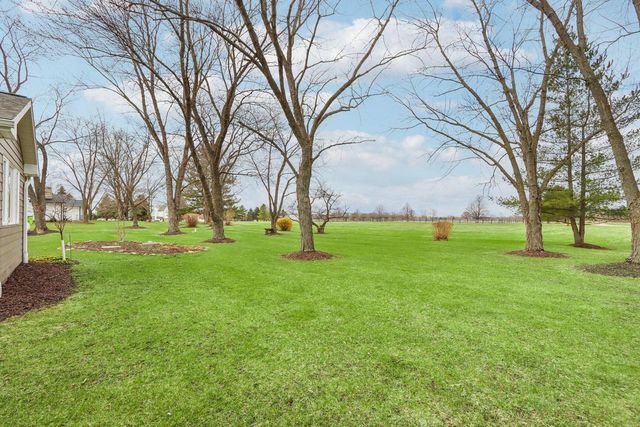 1433 N Golden Lake ROAD, Summit, WI 53066