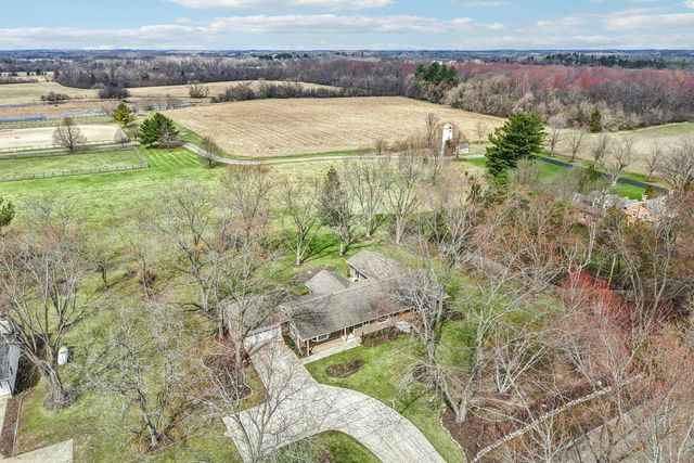 1433 N Golden Lake ROAD, Summit, WI 53066