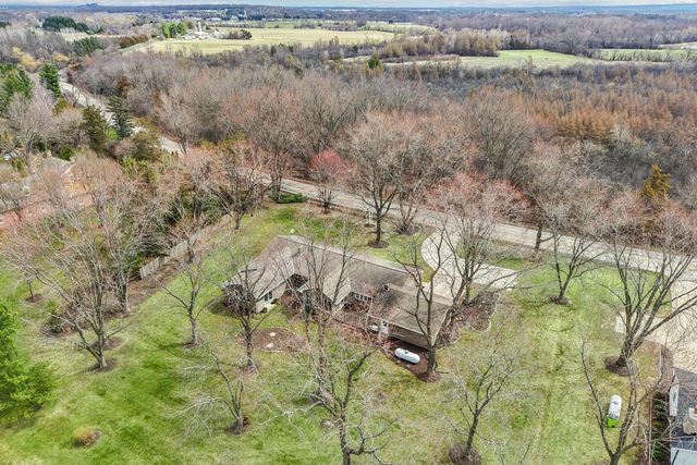 1433 N Golden Lake ROAD, Summit, WI 53066