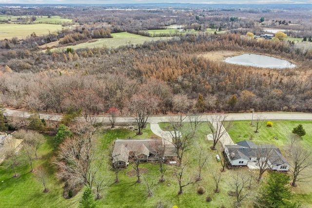 1433 N Golden Lake ROAD, Summit, WI 53066