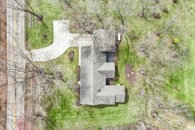 1433 N Golden Lake ROAD, Summit, WI 53066