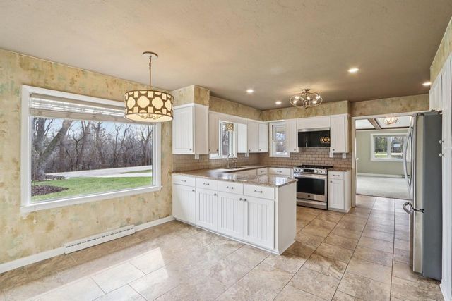 1433 N Golden Lake ROAD, Summit, WI 53066
