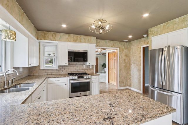 1433 N Golden Lake ROAD, Summit, WI 53066
