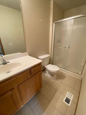 501-505 SW 6th Street, Blue Springs, MO 64014