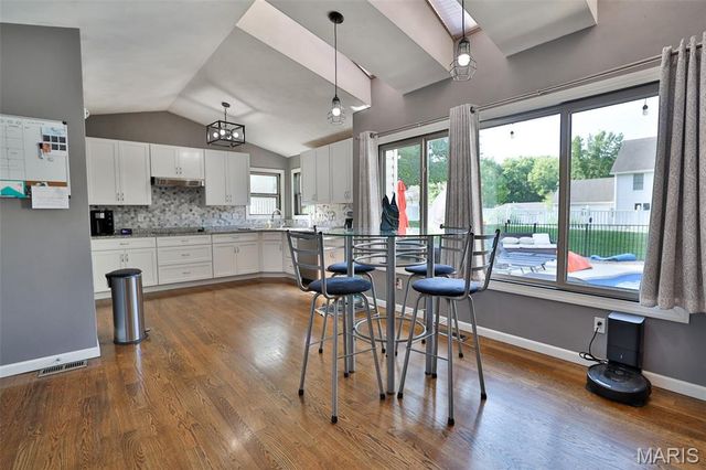138 Holly Tree Court, Glen Carbon, IL 62034