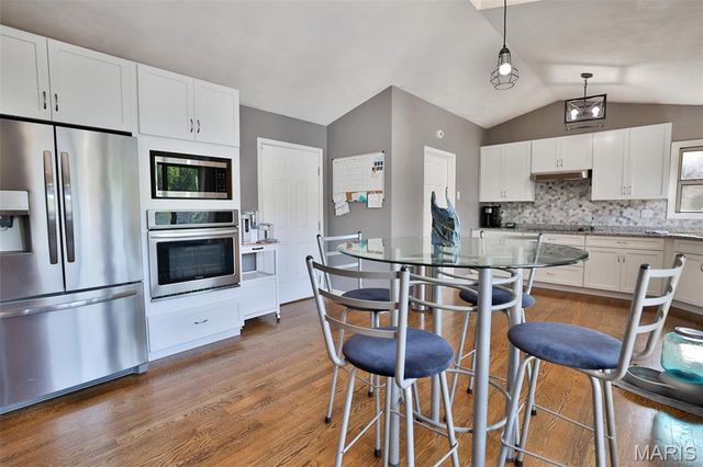 138 Holly Tree Court, Glen Carbon, IL 62034