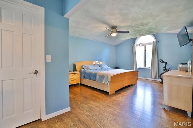 138 Holly Tree Court, Glen Carbon, IL 62034
