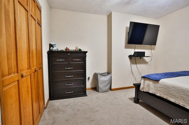 138 Holly Tree Court, Glen Carbon, IL 62034