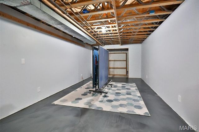 138 Holly Tree Court, Glen Carbon, IL 62034