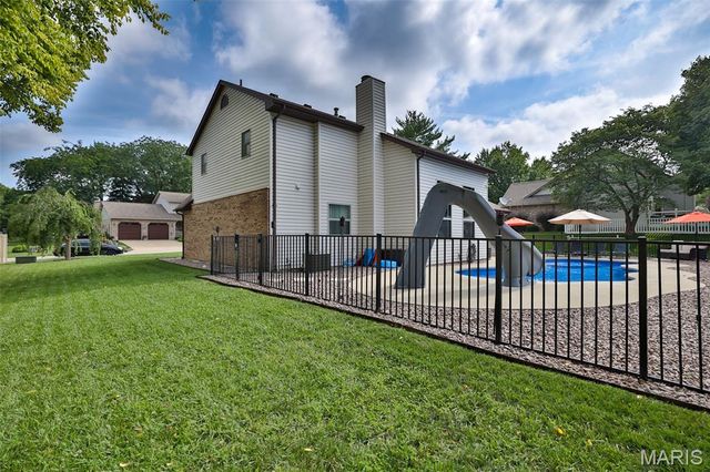 138 Holly Tree Court, Glen Carbon, IL 62034