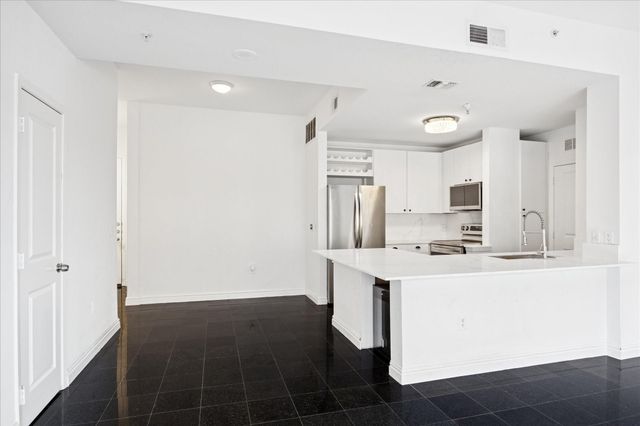 3505 Sage Road 1106, Houston, TX 77056