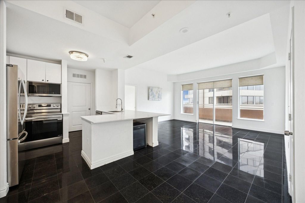 3505 Sage Road 1106, Houston, TX 77056