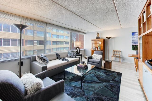 2024 Saint Johns Avenue 301, Highland Park, IL 60035