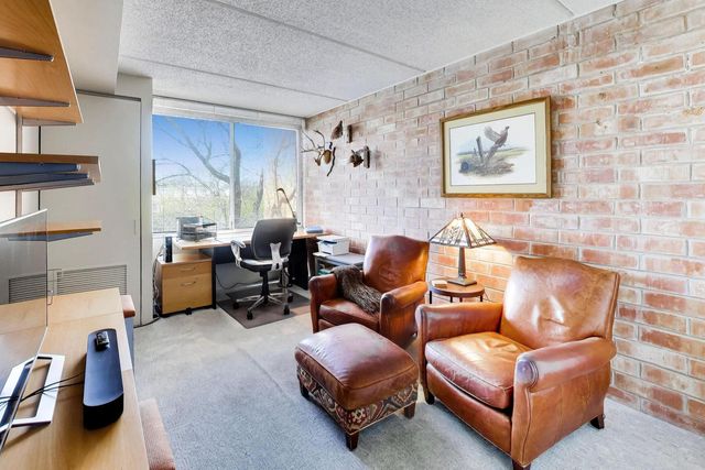 2024 Saint Johns Avenue 301, Highland Park, IL 60035