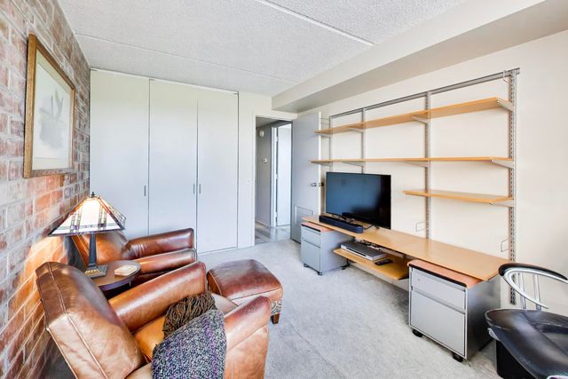 2024 Saint Johns Avenue 301, Highland Park, IL 60035