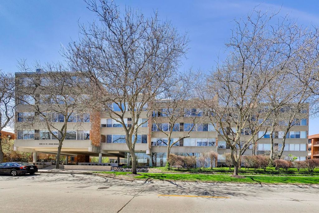 2024 Saint Johns Avenue 301, Highland Park, IL 60035