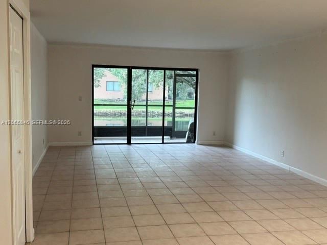 301 Lakeview Drive 102, Weston, FL 33326