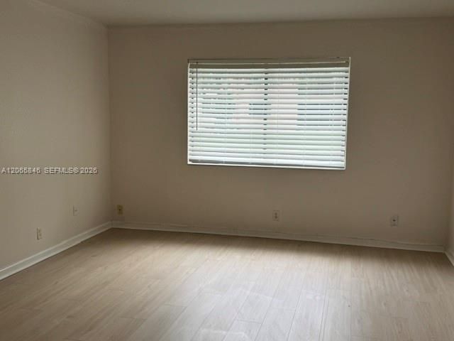 301 Lakeview Drive 102, Weston, FL 33326