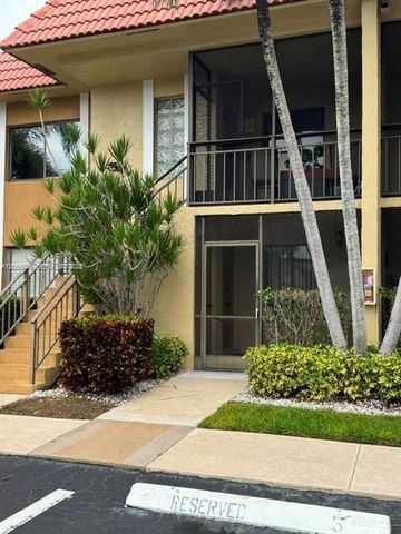 301 Lakeview Drive 102, Weston, FL 33326