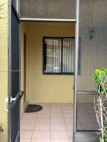 301 Lakeview Drive 102, Weston, FL 33326