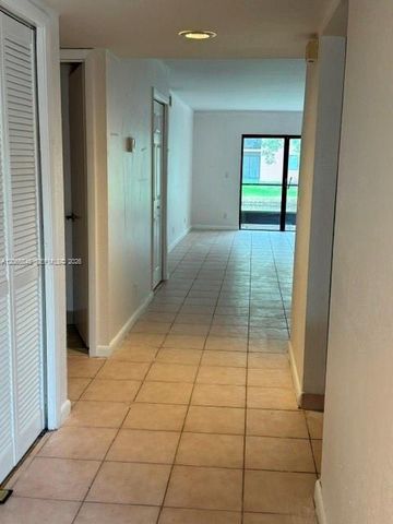 301 Lakeview Drive 102, Weston, FL 33326