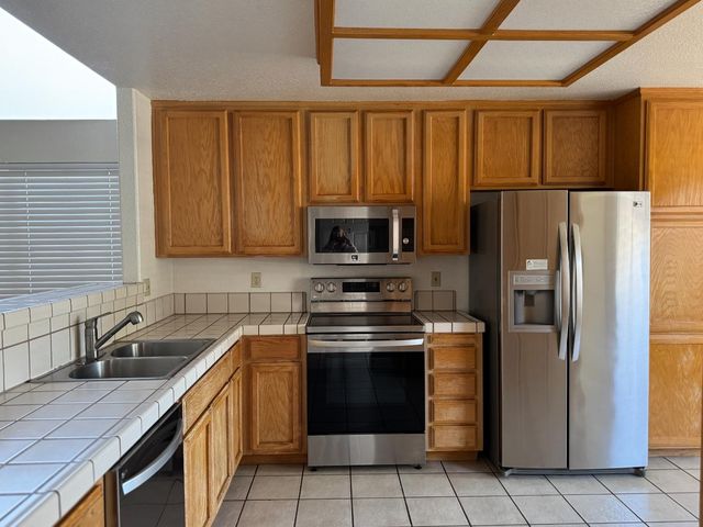 4004 Shiprock Dr, Modesto, CA 95355