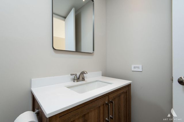 345 W Fullerton Parkway 1205, Chicago, IL 60614