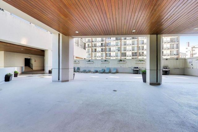 345 W Fullerton Parkway 1205, Chicago, IL 60614