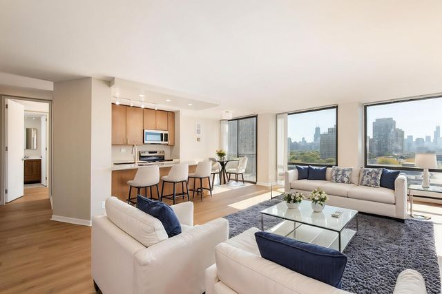 345 W Fullerton Parkway 1205, Chicago, IL 60614
