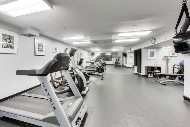 345 W Fullerton Parkway 1205, Chicago, IL 60614