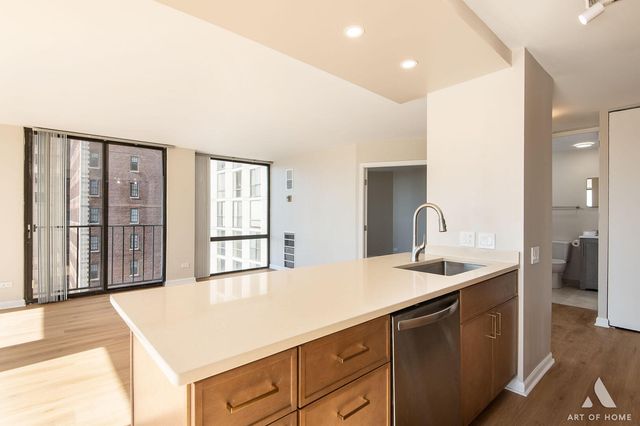 345 W Fullerton Parkway 1205, Chicago, IL 60614