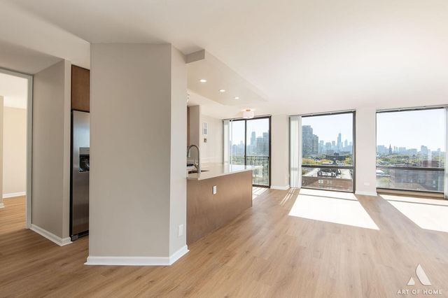 345 W Fullerton Parkway 1205, Chicago, IL 60614