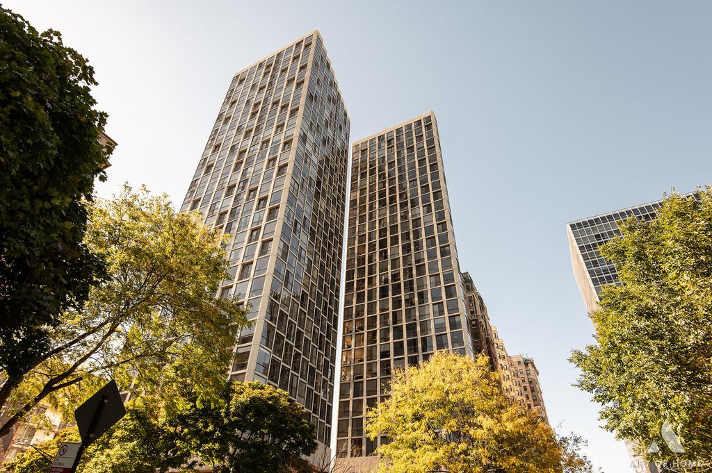 345 W Fullerton Parkway 1205, Chicago, IL 60614