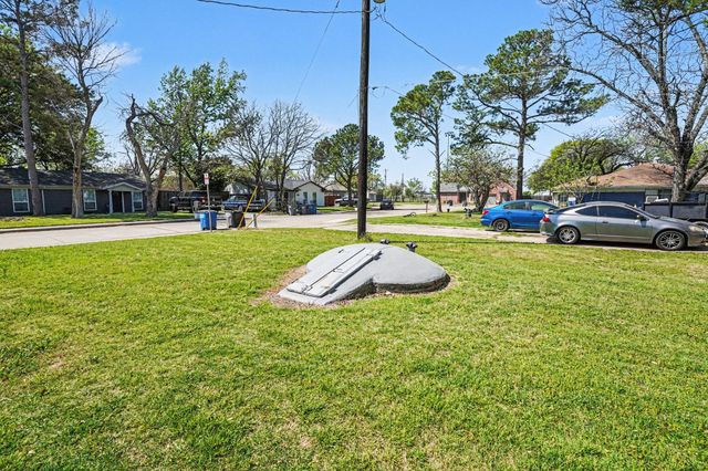 105 E Park Street, Little Elm, TX 75068