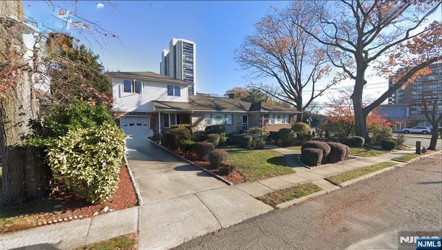 209 Tremont Avenue, Fort Lee, NJ 07024