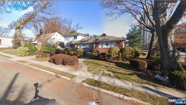 209 Tremont Avenue, Fort Lee, NJ 07024