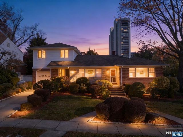 209 Tremont Avenue, Fort Lee, NJ 07024