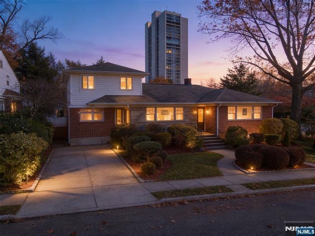 209 Tremont Avenue, Fort Lee, NJ 07024