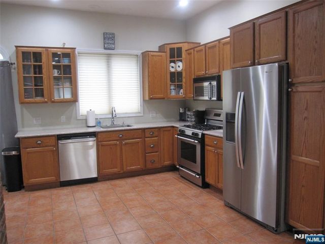 209 Tremont Avenue, Fort Lee, NJ 07024