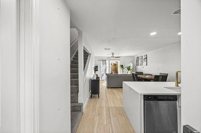 11000 Kinghurst Drive 187, Houston, TX 77099