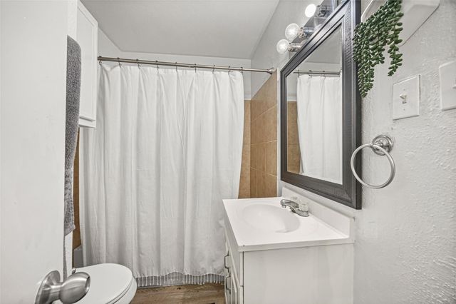 11000 Kinghurst Drive 187, Houston, TX 77099