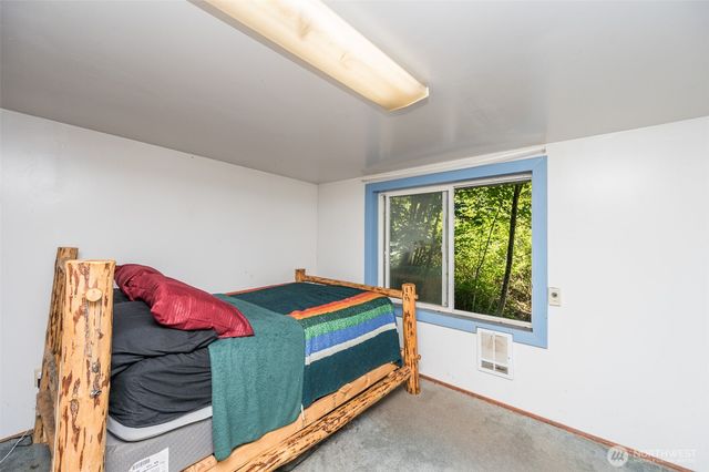 1671 NE Mission Creek Road, Belfair, WA 98528