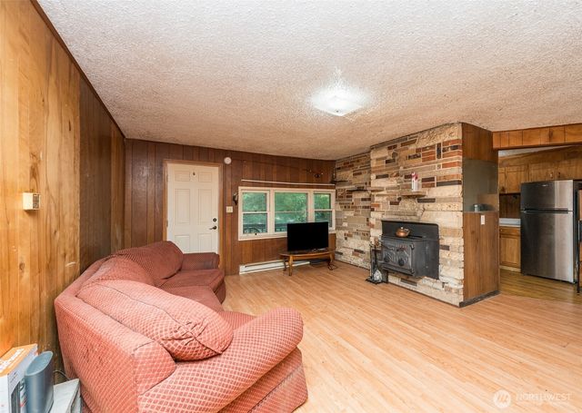 1671 NE Mission Creek Road, Belfair, WA 98528