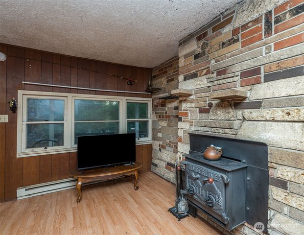 1671 NE Mission Creek Road, Belfair, WA 98528