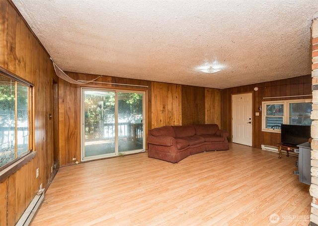 1671 NE Mission Creek Road, Belfair, WA 98528