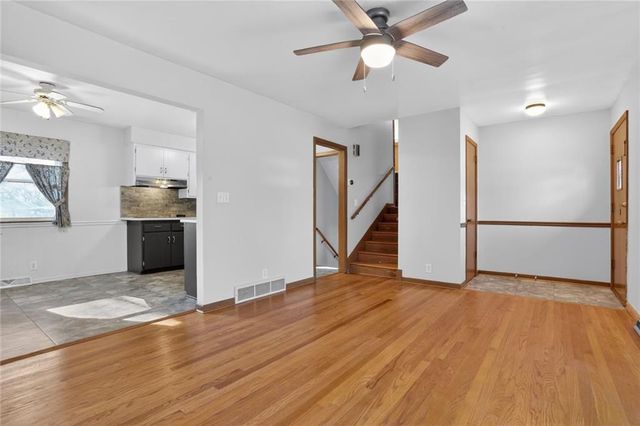 301 HARGIS Lane, Belton, MO 64012