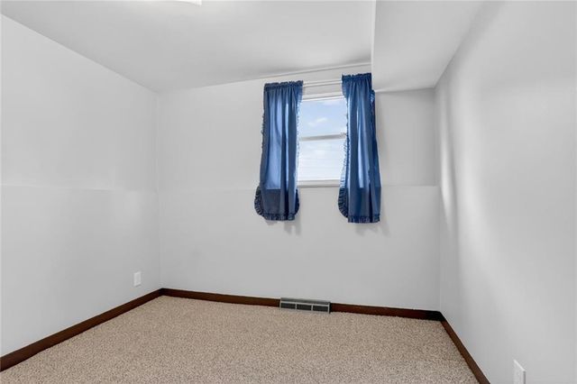 301 HARGIS Lane, Belton, MO 64012